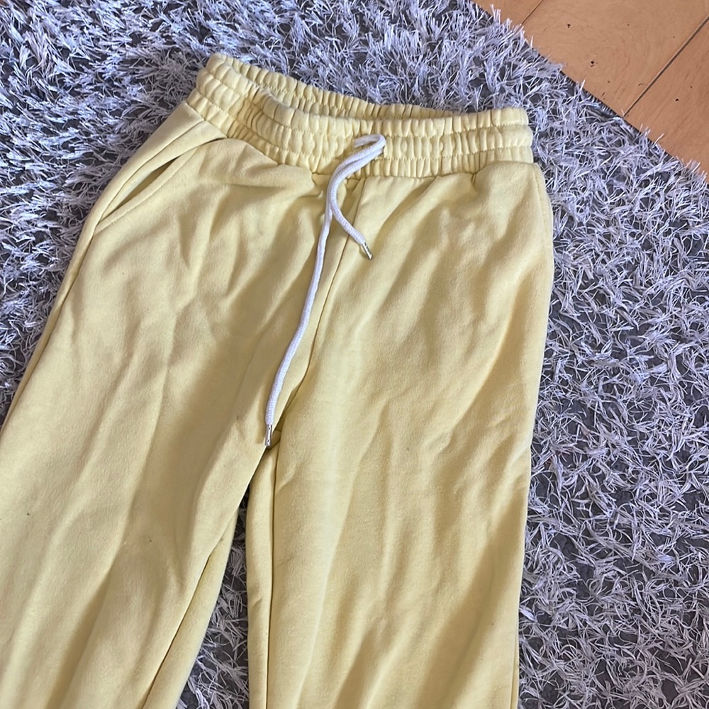 Forever 21 light yellow sweatpants